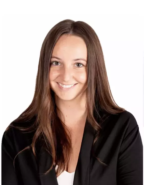 Lauren Steinbaugh is a Video Chat real-estate-agents